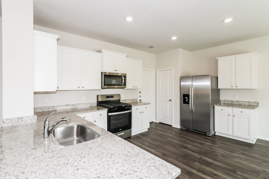 Building Photo - 457 Sunny Highlands Dr