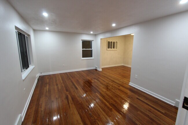 Building Photo - 4511 Main St