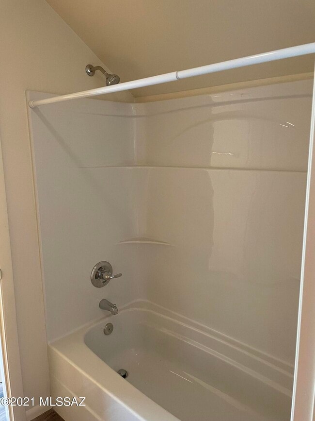 Building Photo - 2545 E Spring St