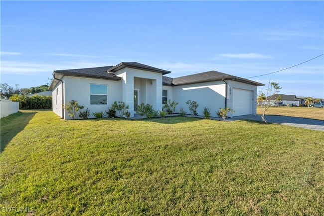 Building Photo - 1034 Chiquita Blvd N