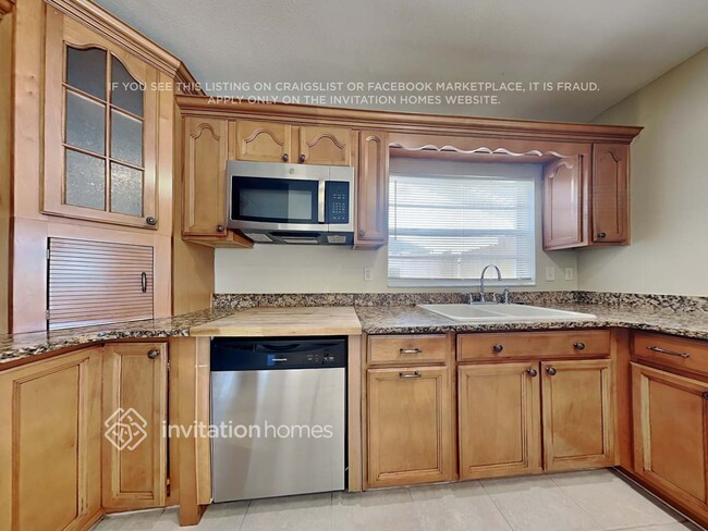 Building Photo - 1623 Palm Leaf Dr