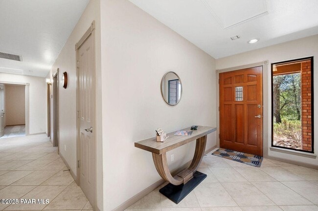 Building Photo - 1480 Cougar Trail