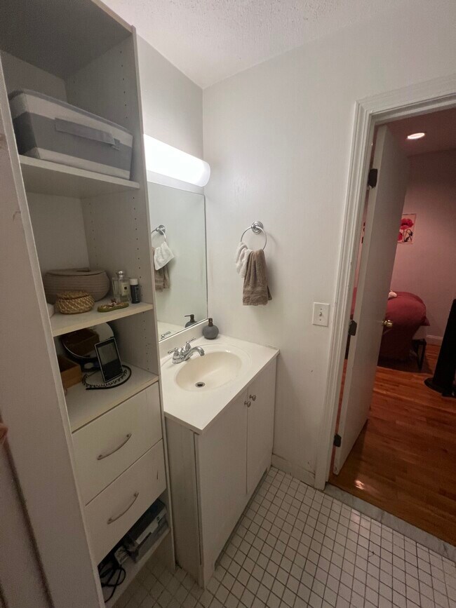 Building Photo - 57 Westland Ave