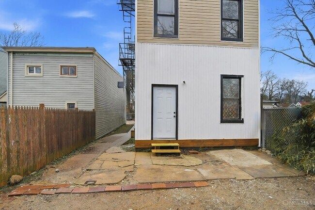 Building Photo - 540 Grand Ave