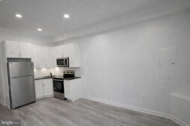 Building Photo - 1524 Ridge Ave