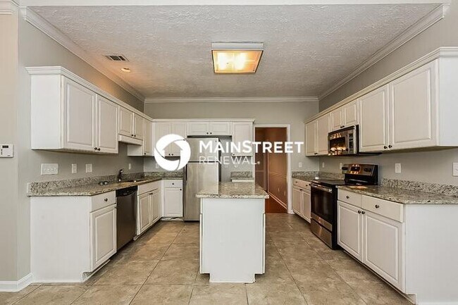 Building Photo - 5 Bedroom Pet-Friendly Home in Fayetteville, GA with Main Street Renewal