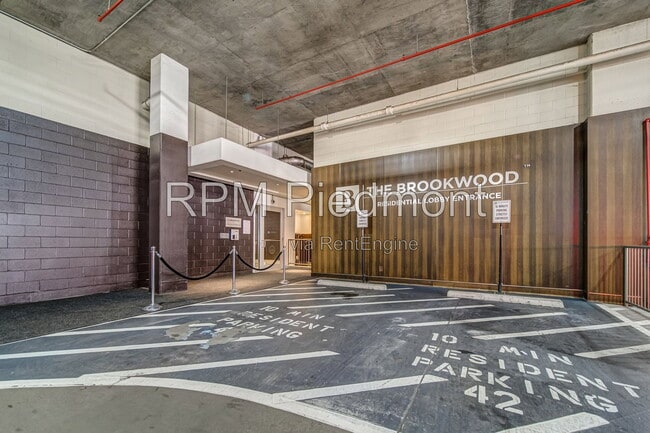 Building Photo - 1820 Peachtree Rd NW