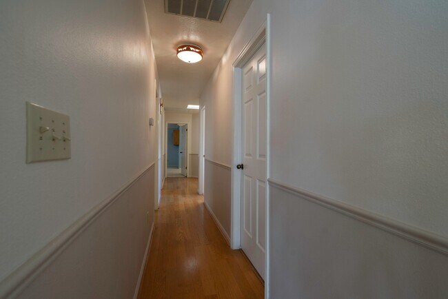 Building Photo - Spacious Stand Alone Home