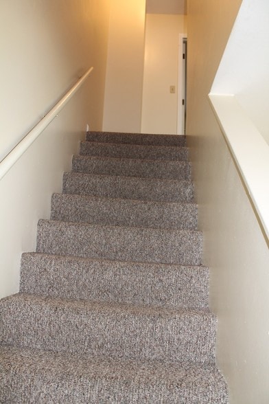 Upstairs to BR's and Bath - 743 Ridgeview Dr