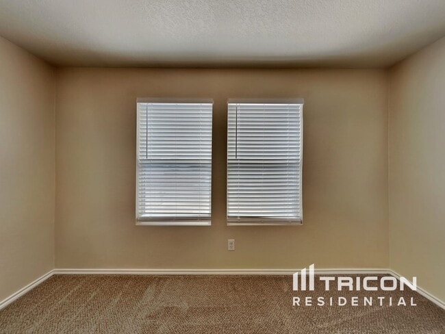 Building Photo - 10039 Amber Breeze