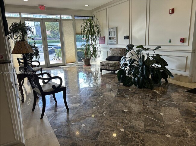 Building Photo - 2501 Douglas Rd