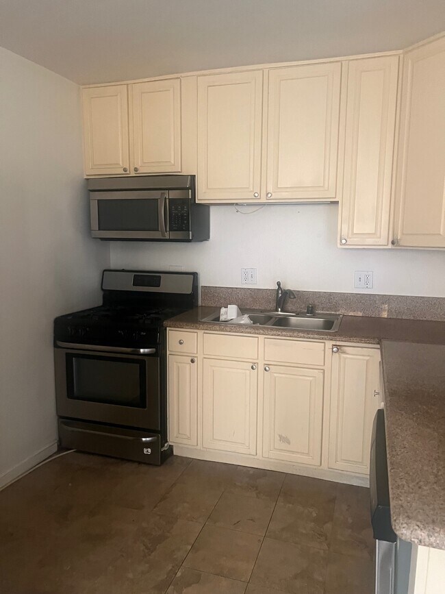 Building Photo - 1875 Pepper Valley Ln