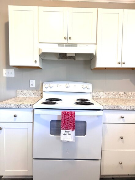 Building Photo - 758 Amber Dr