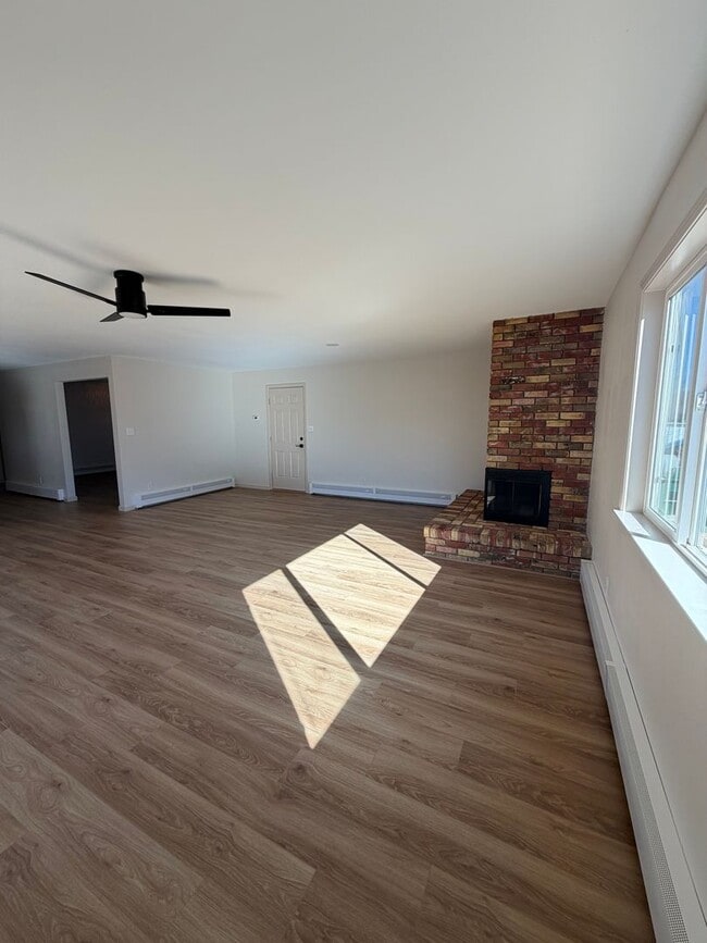 Building Photo - 509 Sonoma St