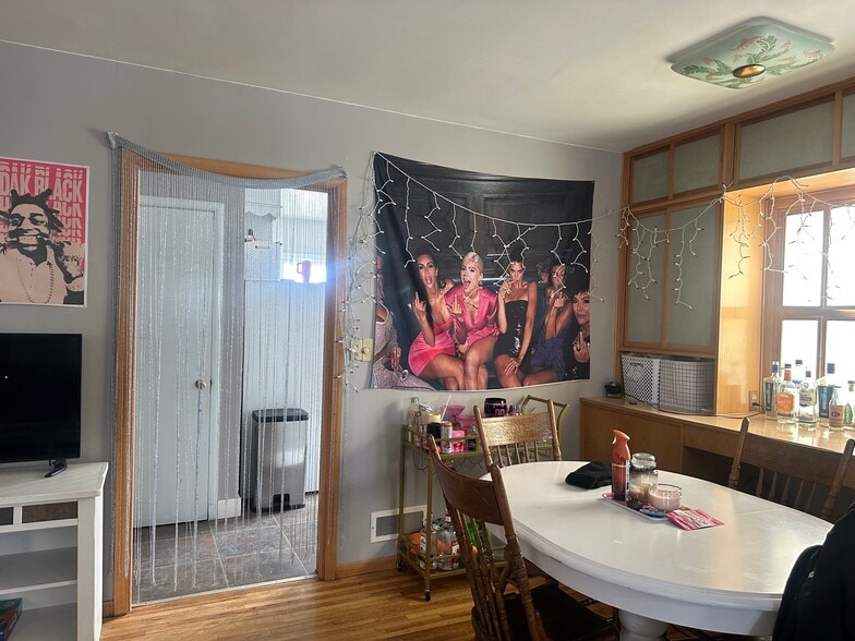 Building Photo - 1421 12th St N