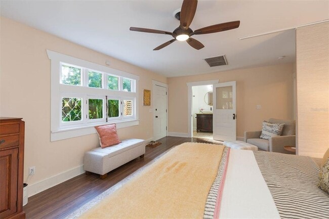 Building Photo - 917 E Broad St