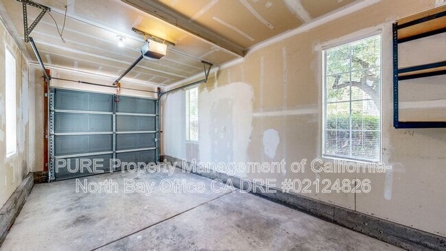 Building Photo - 520 Laurel Grove Cir