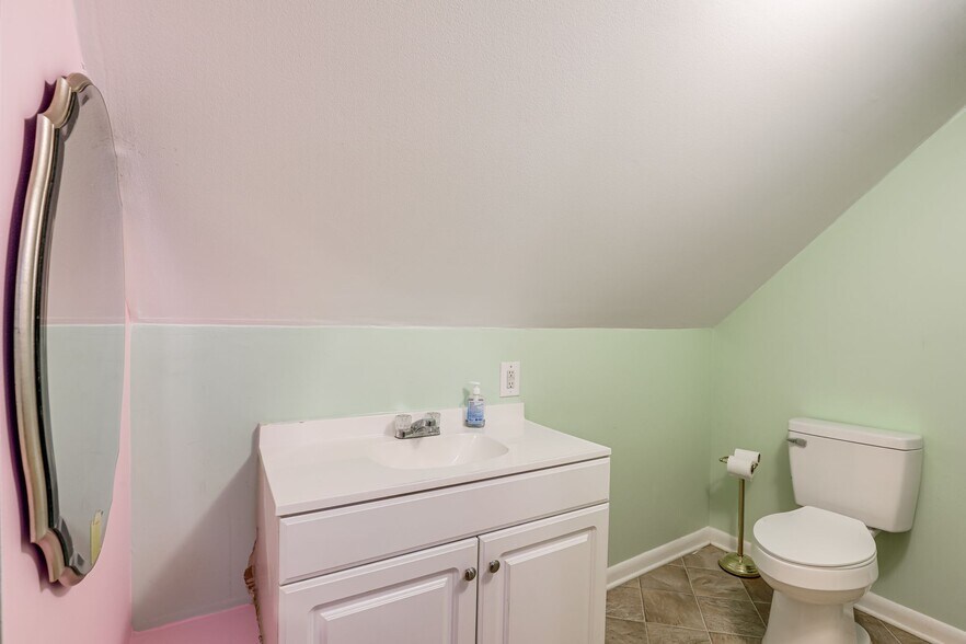 Building Photo - 206 Lakeland Dr