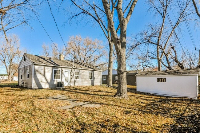 Building Photo - 8620 Graham Ln