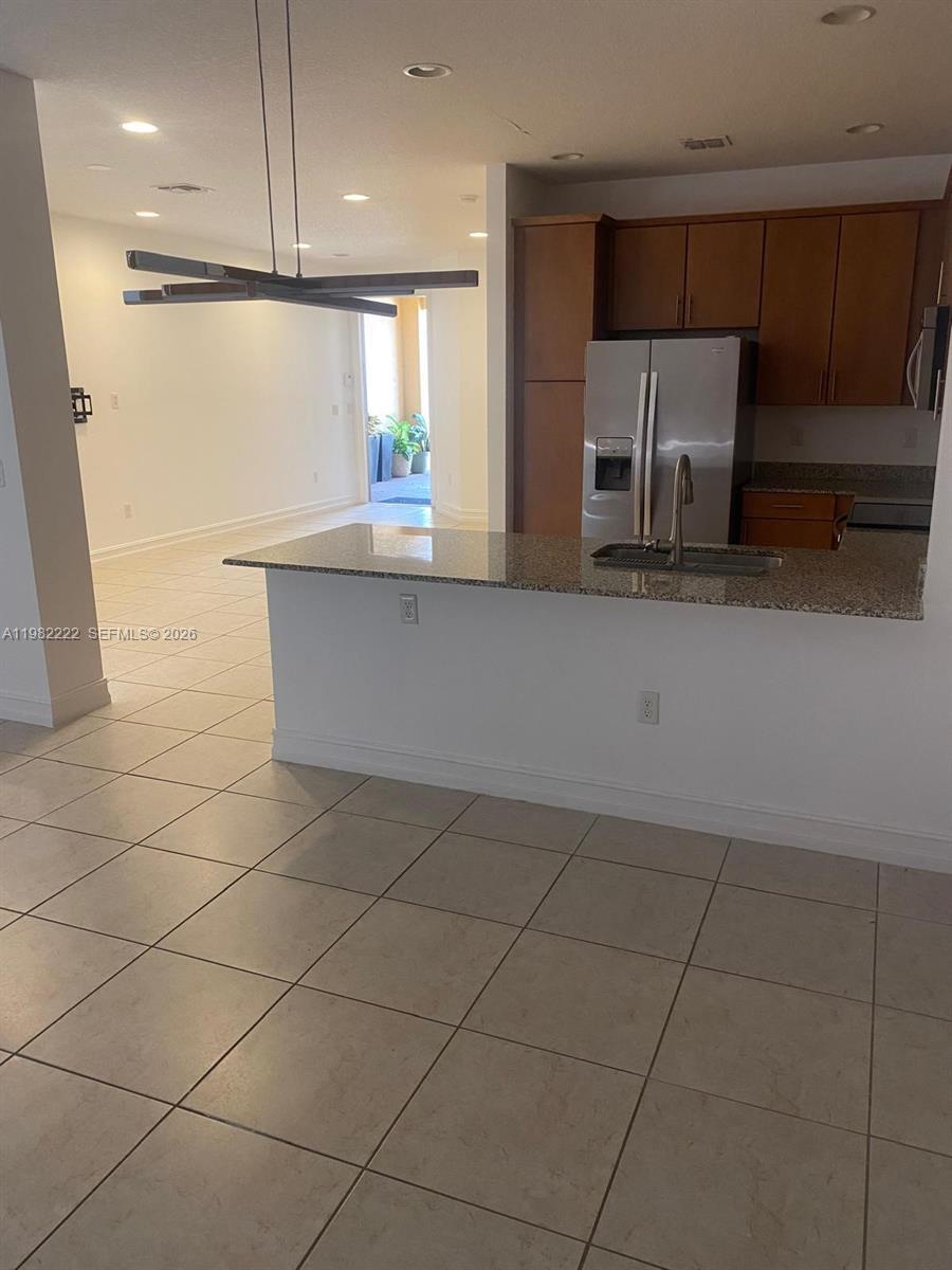 Building Photo - 106 Riverwalk Cir E