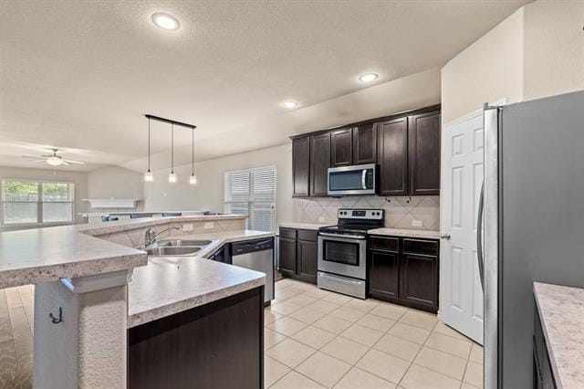 Building Photo - 8613 Vista Royale Dr