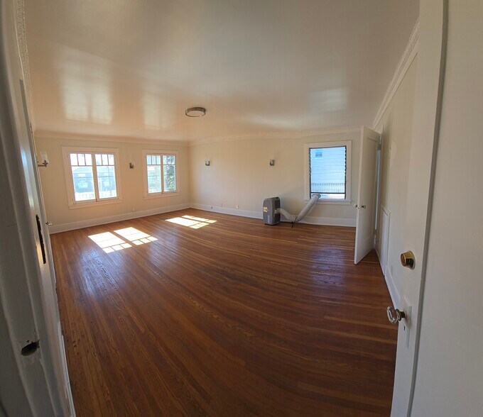 Building Photo - 1224 S Gramercy Pl