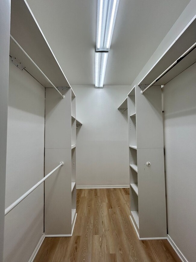 Building Photo - 1007 Dandelion Dr