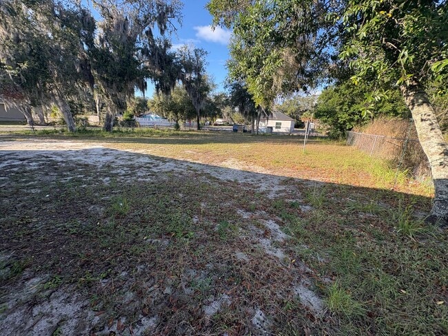 Building Photo - 3 Bed / 2 Bath Single-Family Home Near Downtown Eustis