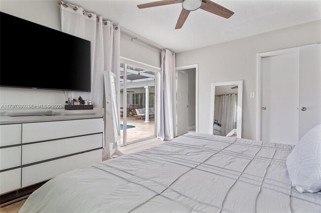 Building Photo - 608 1st Key Dr