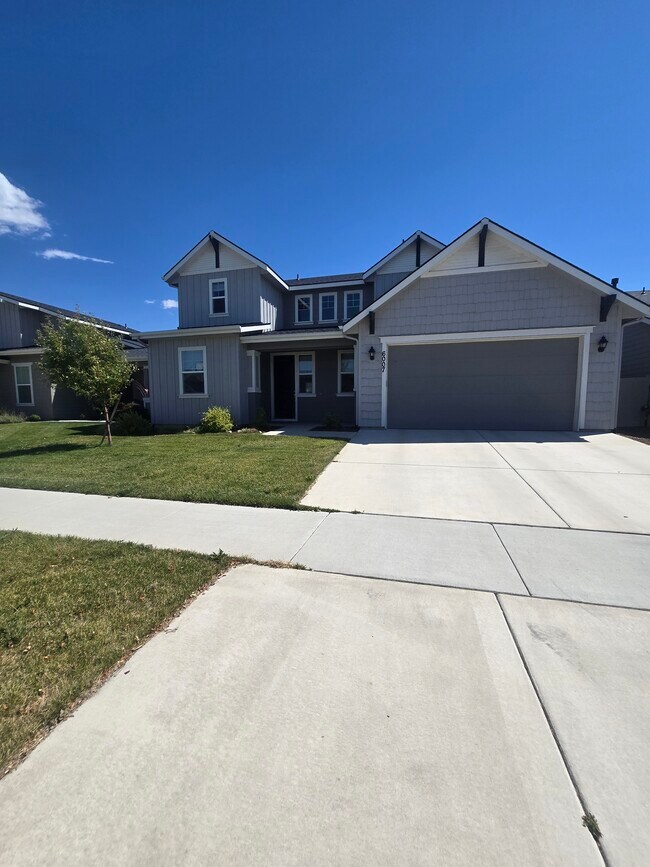 Building Photo - 6007 W Daphne Dr