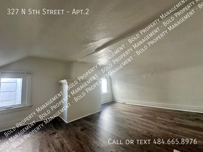 Building Photo - 327 N 5th St