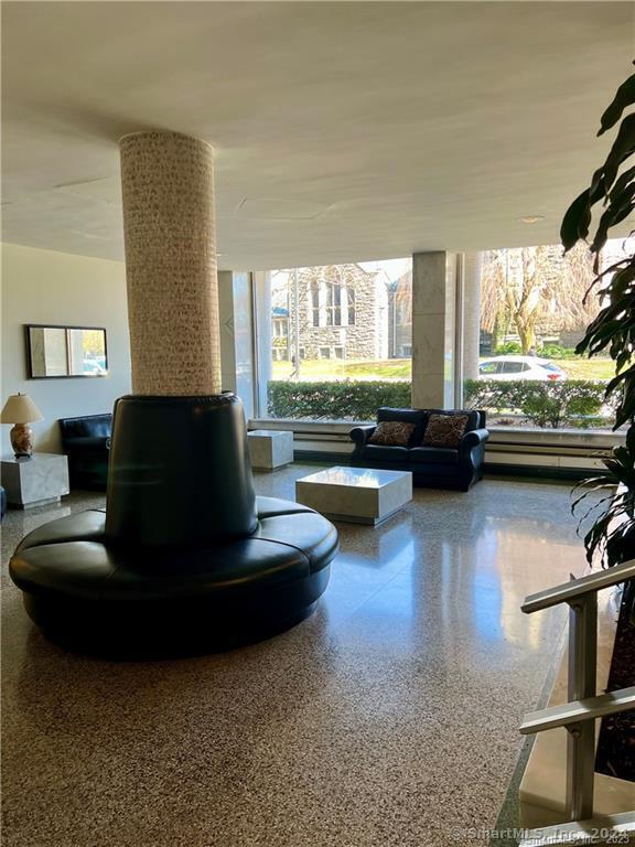 Building Photo - 444 Bedford St