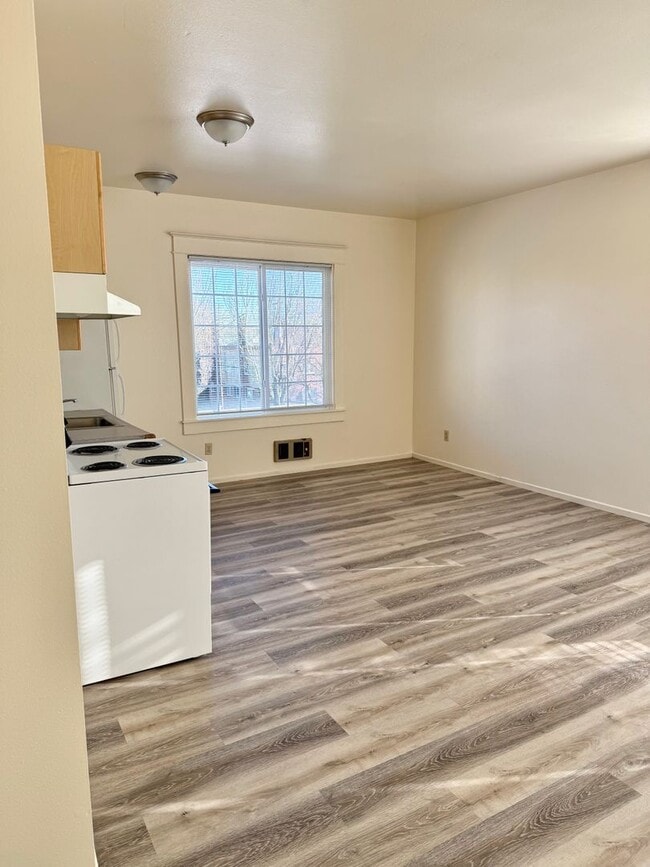 Interior Photo - Vancouver Ave.