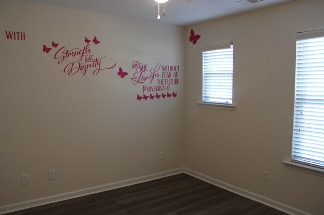 Building Photo - 234 Beckingham Dr