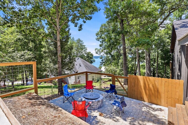 Building Photo - 4225 Twin Rivers Dr