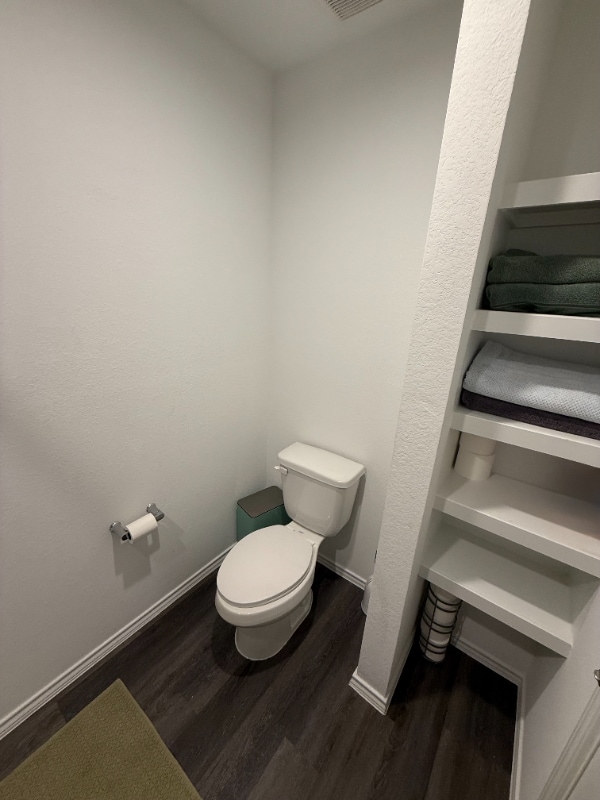 Building Photo - 5242 Rothwell Hts Dr