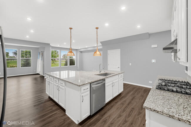 Building Photo - 597 Watercress Dr