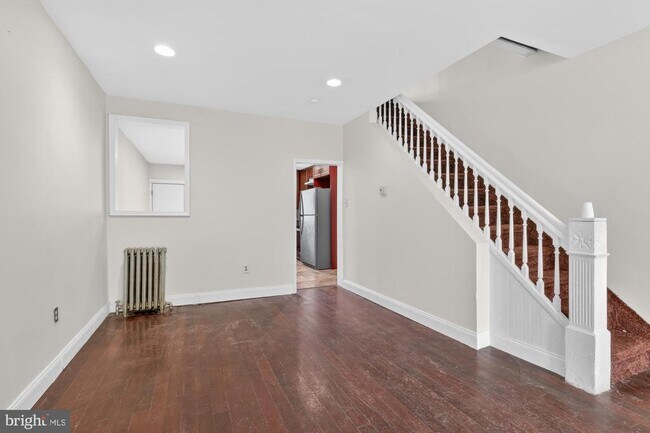 Building Photo - 2524 E Lehigh Ave