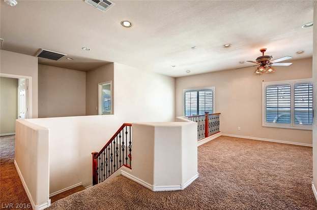 Building Photo - 275 Spectacular St