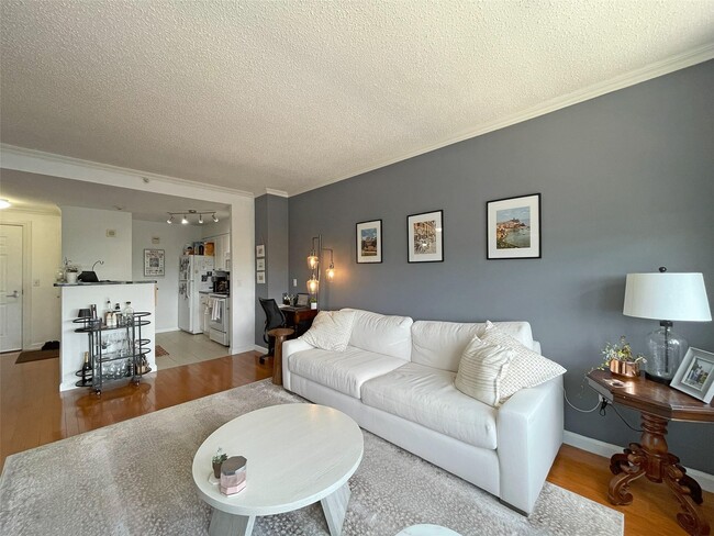 Building Photo - 300 Mamaroneck Ave