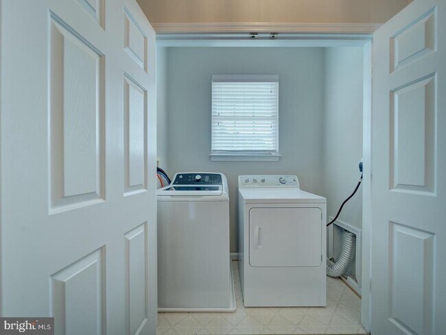 Building Photo - 6311 Hot Spring Ln