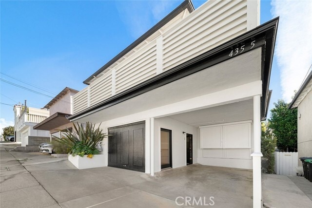 Building Photo - 435 Dahlia Ave