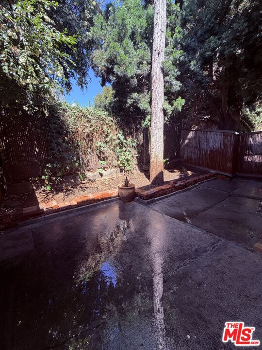 Building Photo - 2000 Ivar Ave