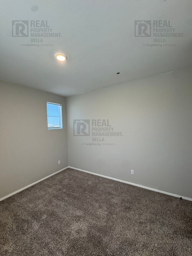 Building Photo - Gorgeous Menifee Pool Home with Downstairs...