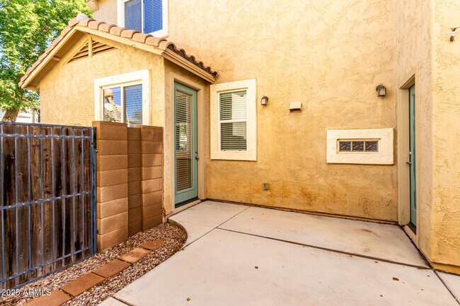 Building Photo - 4287 E Tyson St