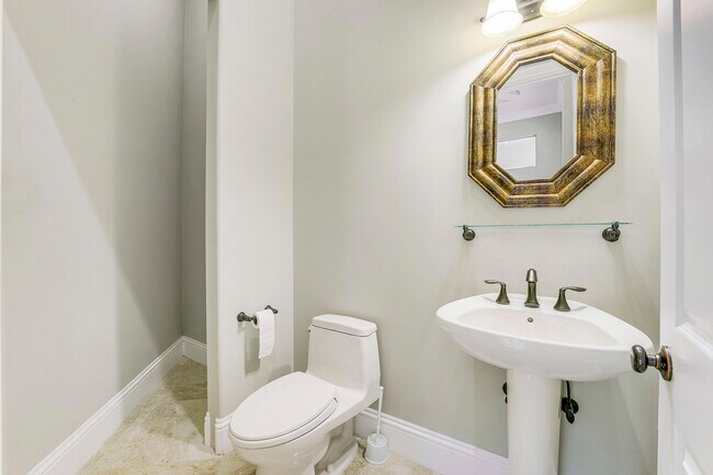 Building Photo - 11985 Carnegie Pl