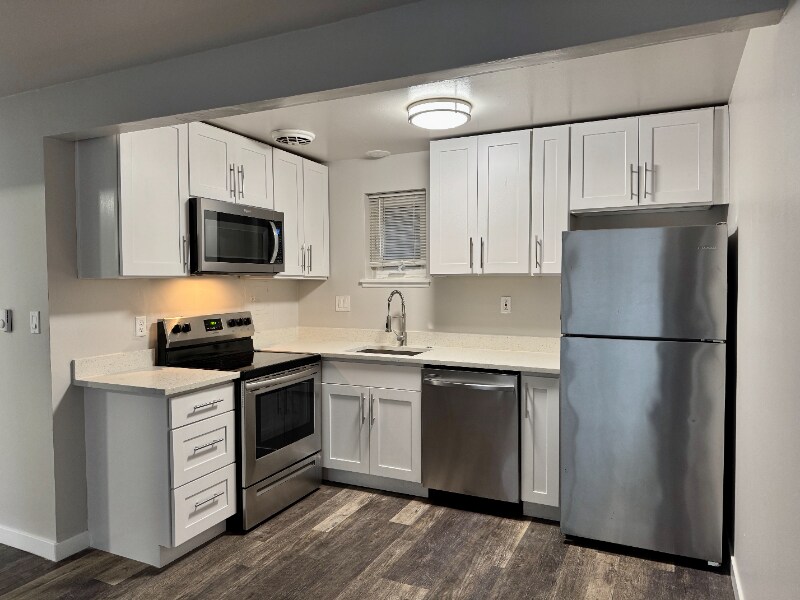 Building Photo - 1215 Queen Anne Ave N