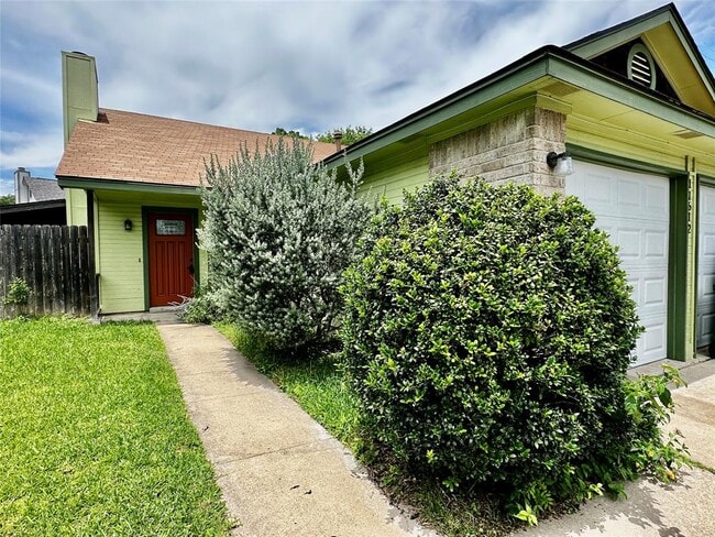 Building Photo - 11612 Fruitwood Pl
