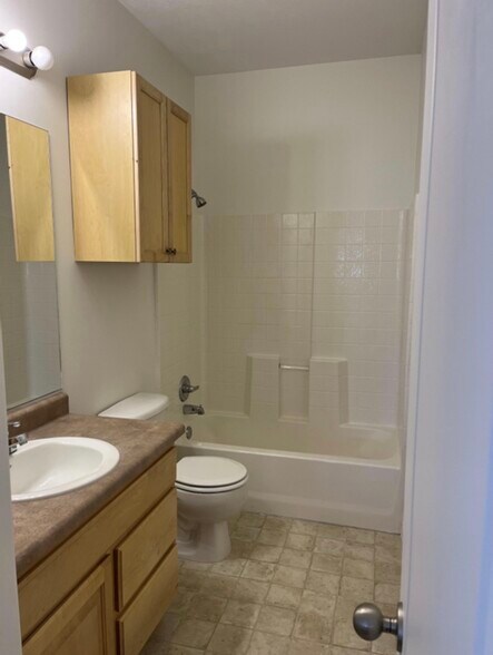 Building Photo - 6651 S Interlochin Ln