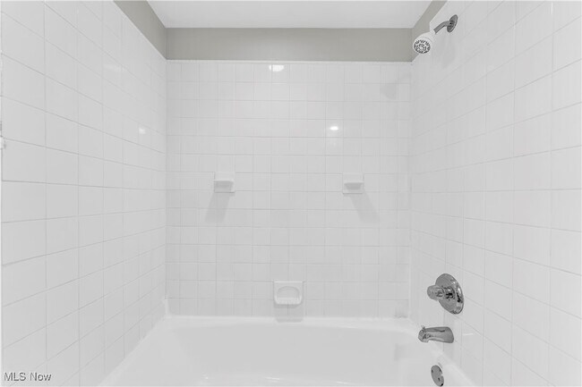 Building Photo - 558 Wring Dr